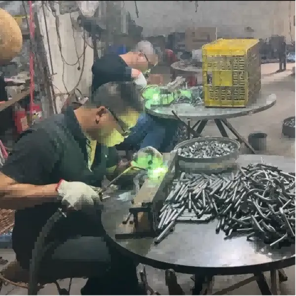 Precisión en cada curva: cómo la iluminación fuerte artesanía de metal duraderos para clientes de iluminación global